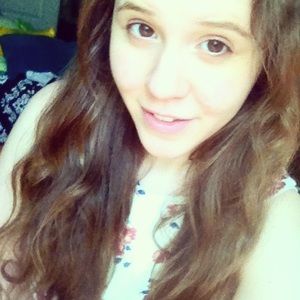 Meet your Posher, Carolina